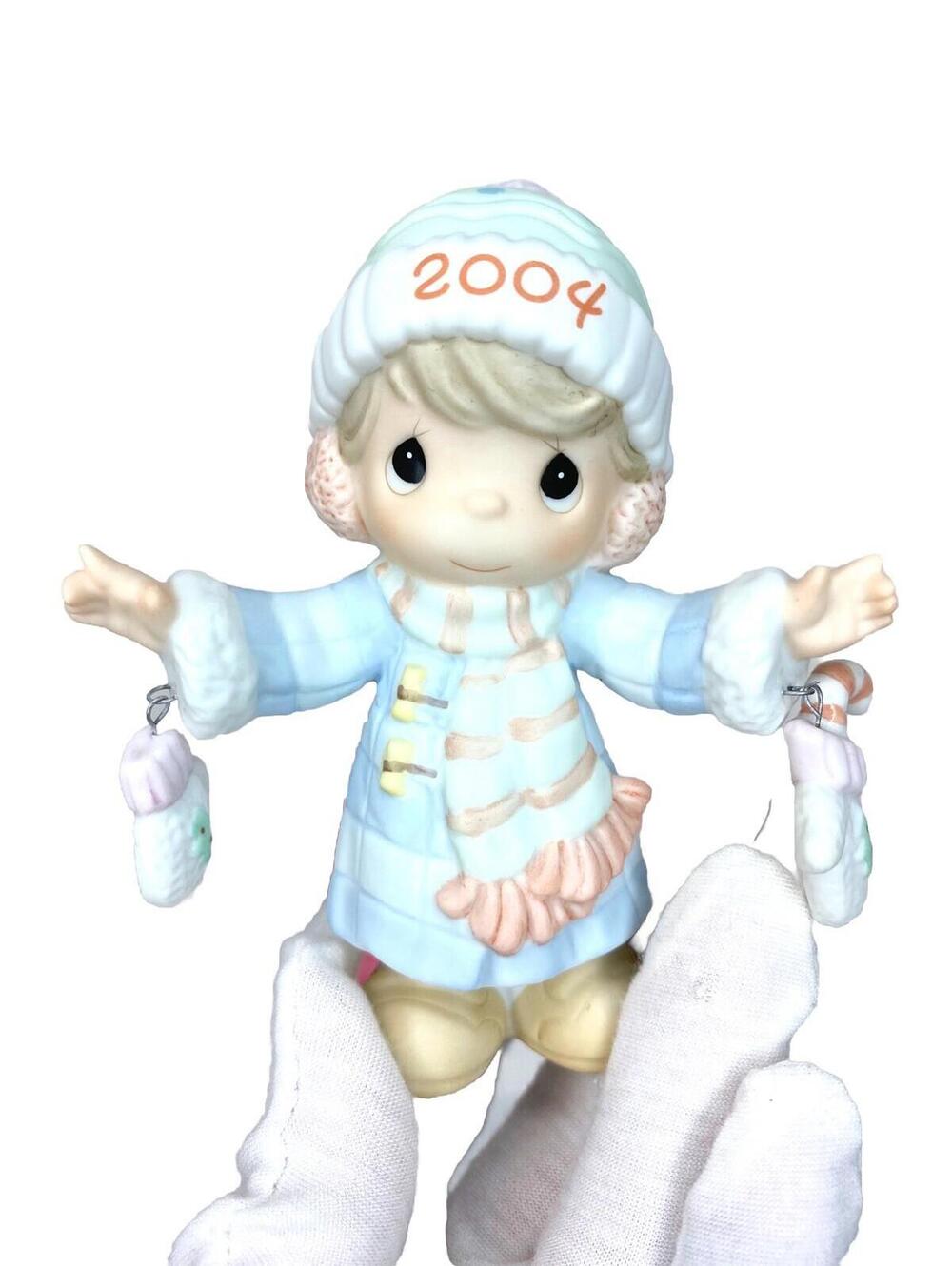 Precious Moments Smitten With The Christmas Spirit" Boy 2004 Figurine 117785